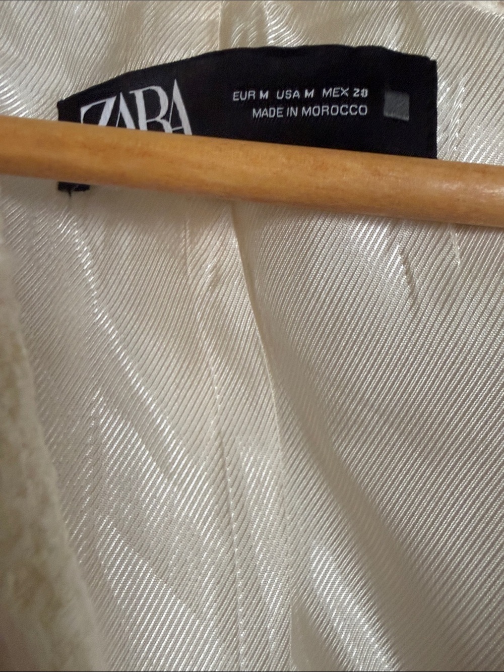 Zara Cream Bouclé Double-Breasted Blazer with Gold Buttons - Picture 3 of 5
